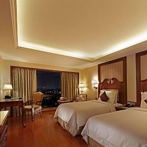 Hablis Double Room Airport transfers on Fridays Saturdays Sundays